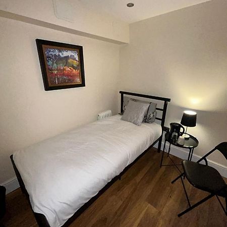 Cosy Single Room Edinburgh Bagian luar foto
