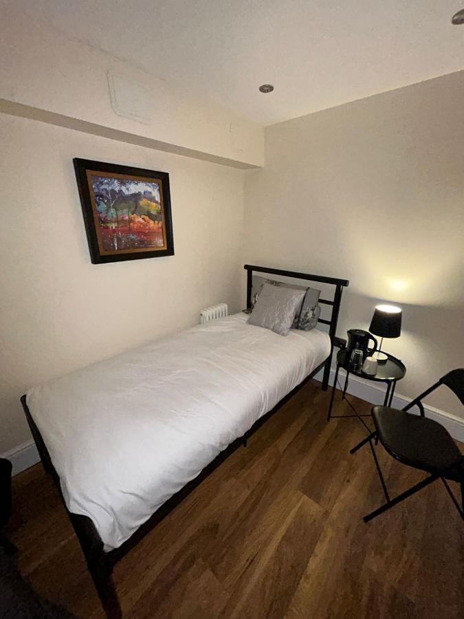 Cosy Single Room Edinburgh Bagian luar foto