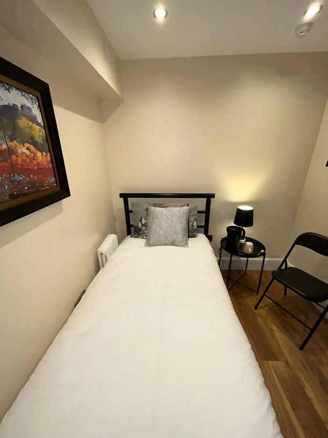Cosy Single Room Edinburgh Bagian luar foto